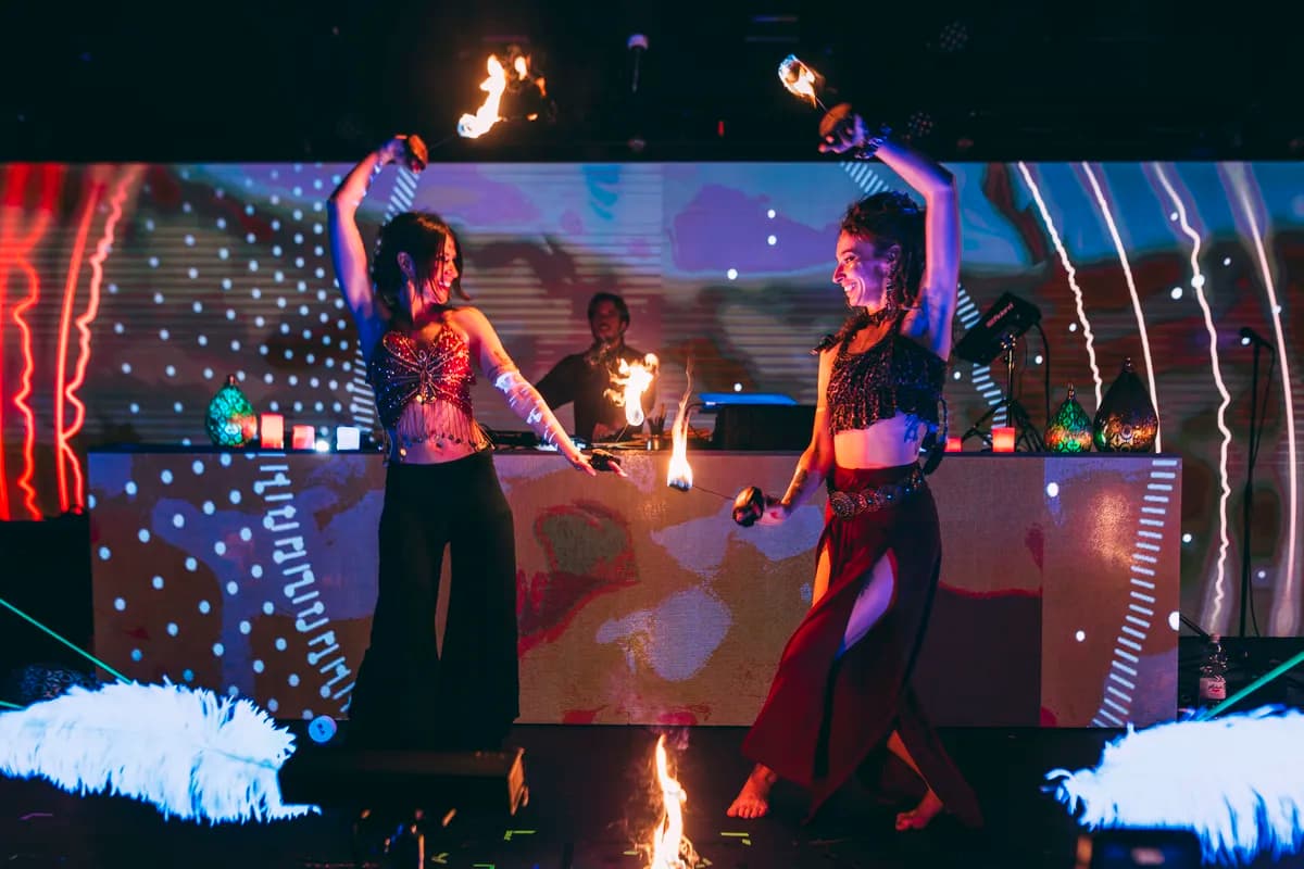 Fire dancers — Ethno Clubbing